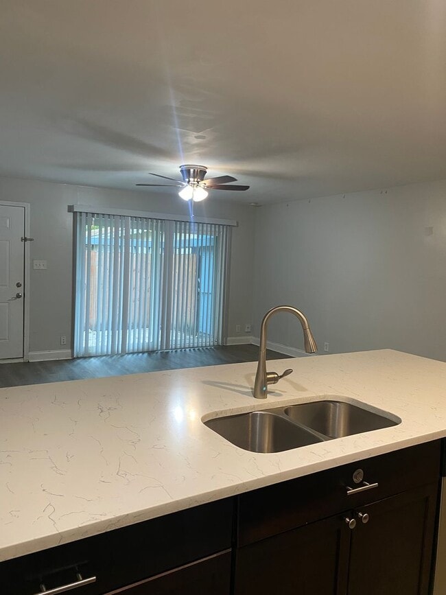 Photo - *Choose Your Special!* Spacious Fully Renovated 2-Bedroom Apartment in Alamo Heights ISD Unidad 105