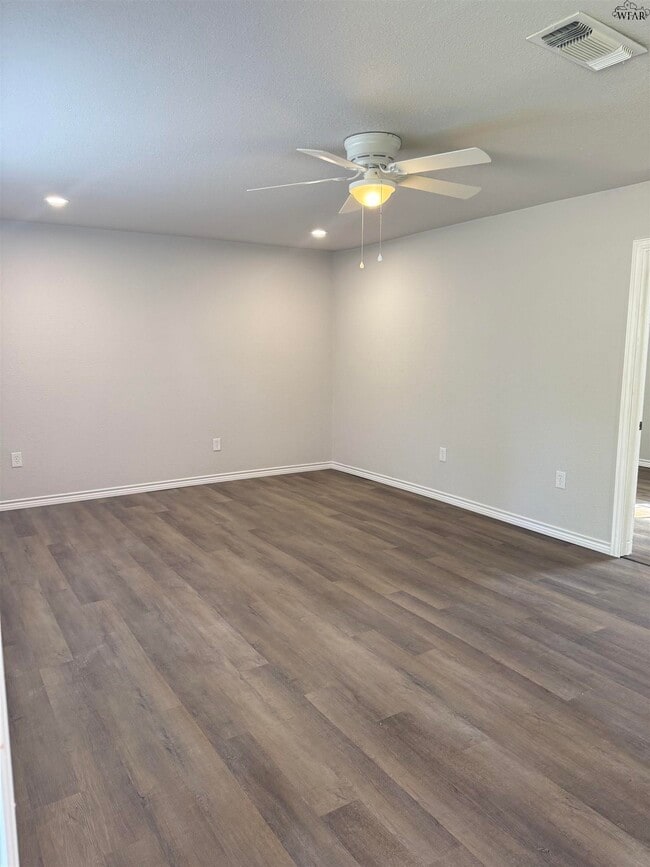 Photo - 1030 Wesley Dr