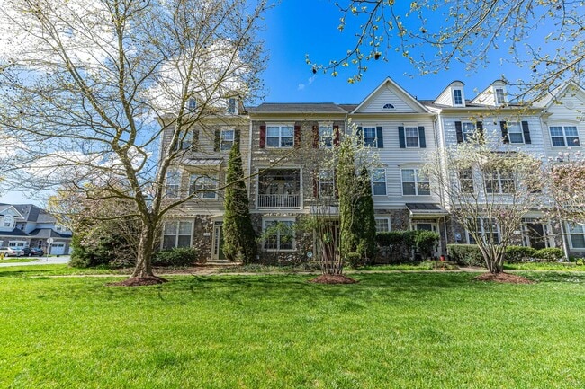 Building Photo - Belmont Bay Beauty! Three level two car ga... Rental