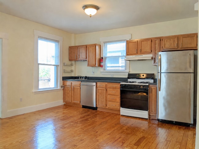 Photo - 397 Washington St Unit 2
