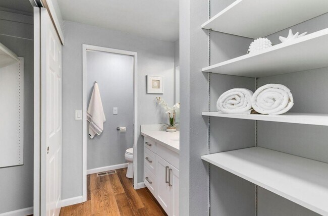 Photo - 2bd/1.75ba Kirkland Condo Unidad 906