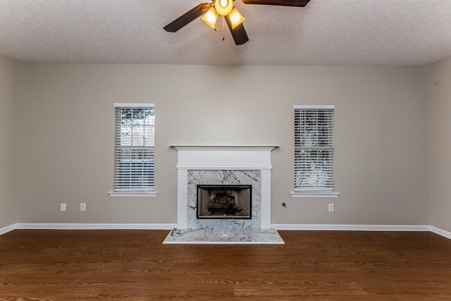 Photo - 3516 Daventry Ln