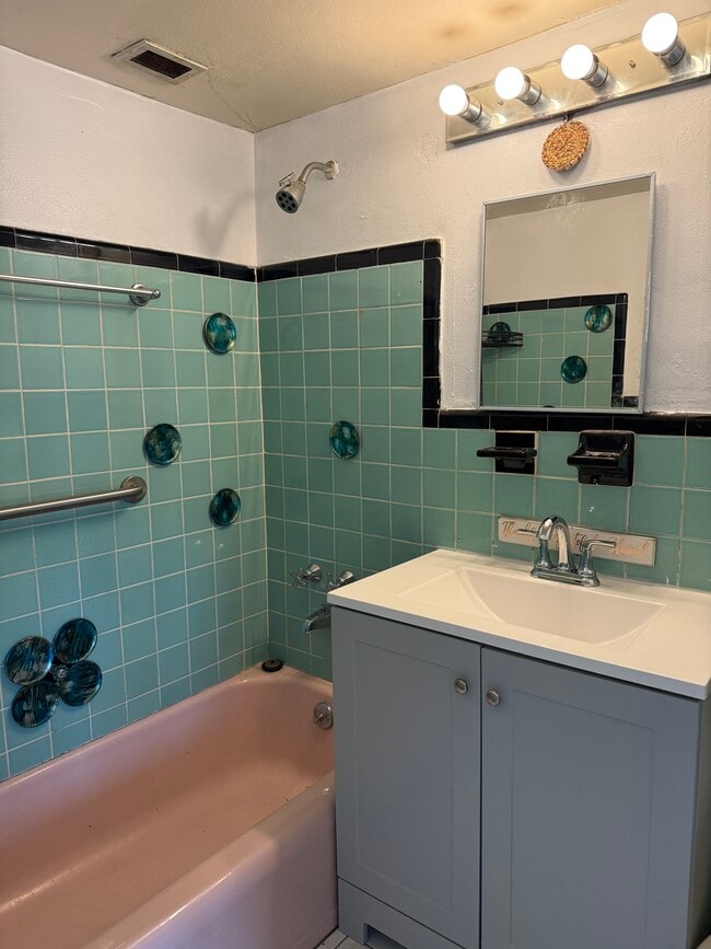 Photo - 6484 Indian Creek Dr Unit 226