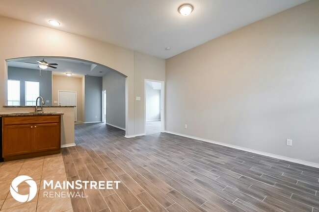 Photo - 629 Green Mound Dr