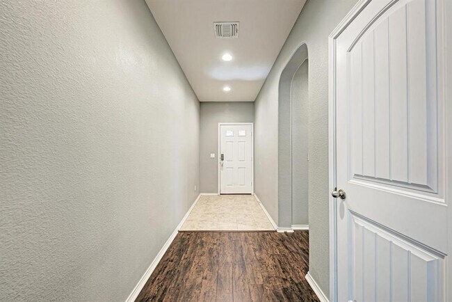 Photo - 1412 Berlin Ln