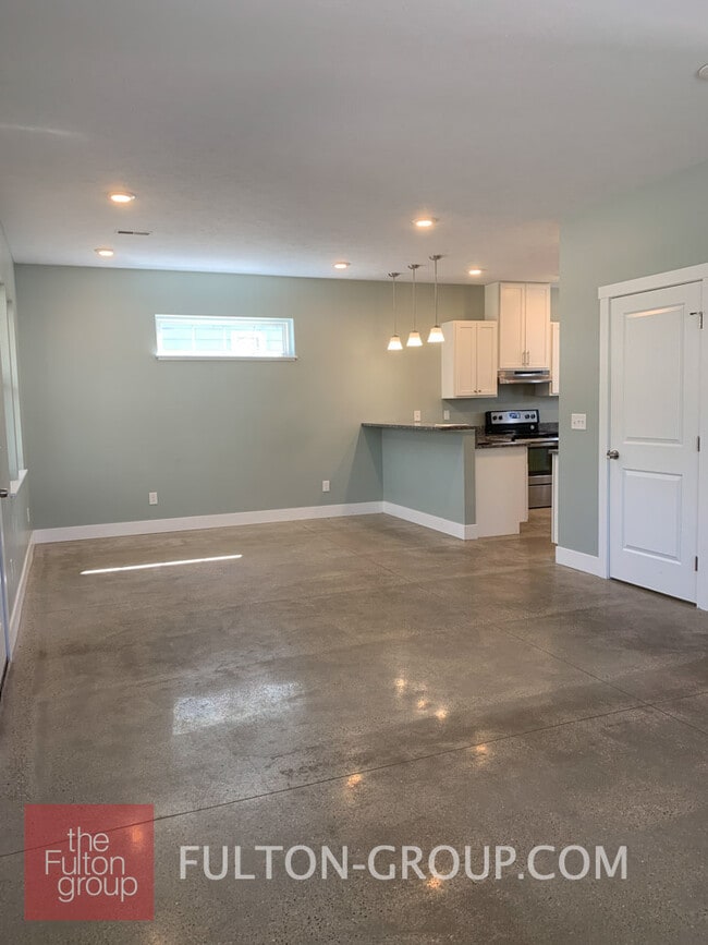 Photo - 800 Fulton St E