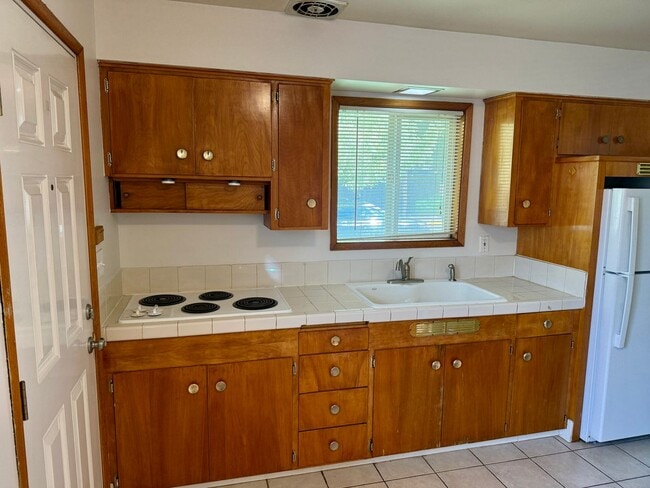 Photo - Arbor Lodge Mid Century Mod Unit 7123