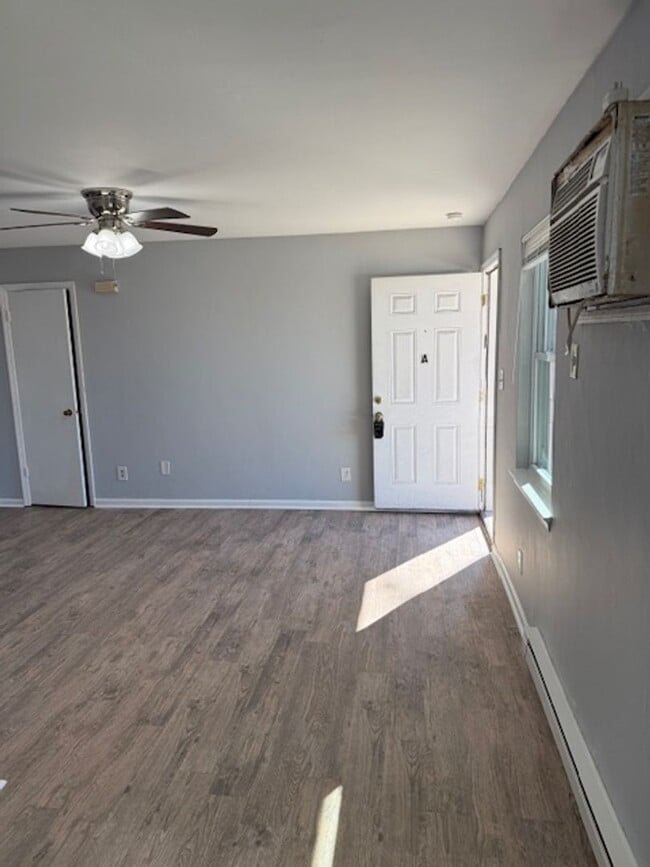 Photo - Spacious 2-Bedroom, 1-Bath Unit in Central Norfolk Unit 3322 Illinois Ave A
