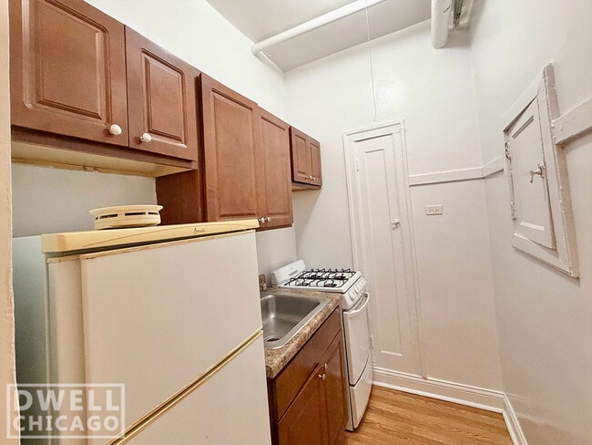 Photo - 2530 N Sawyer Ave Unit S