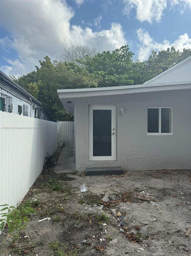 Photo - 858 NW 29th Terrace