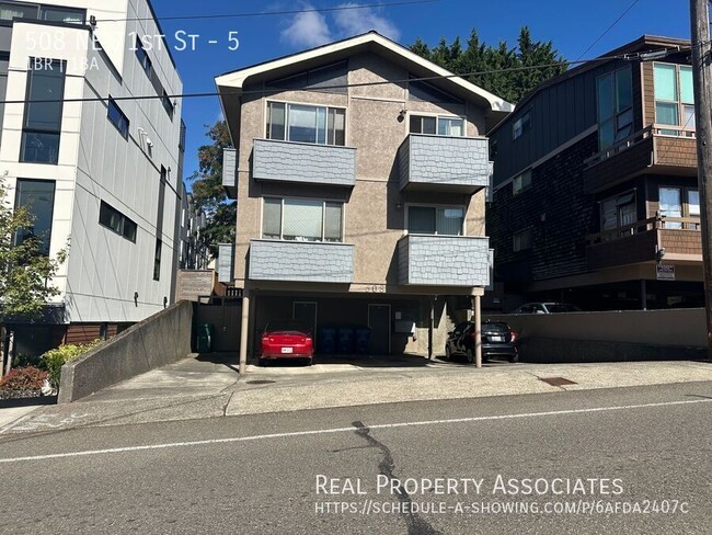 Building Photo - 508 NE 71st St Unit 5