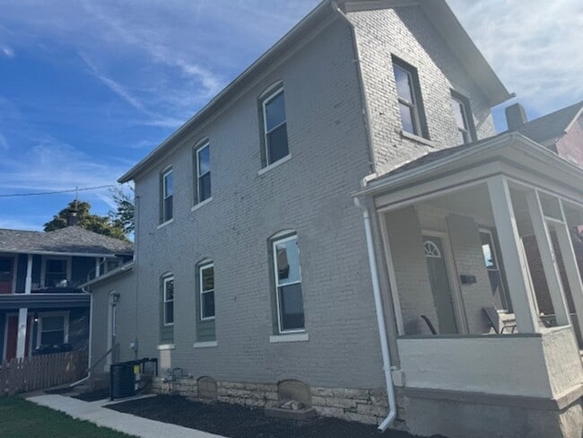 Photo - 2 Bedroom 1 1/2 Bath Beautifully Renovated...