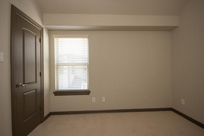 Photo - 63 Aventura Pl
