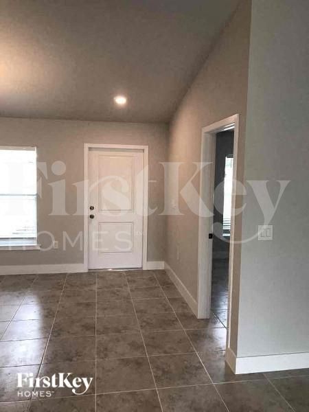 Photo - 6114 Holt Ct