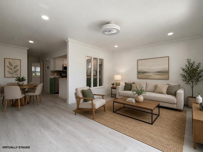 Building Photo - 304 5th St Unit 1