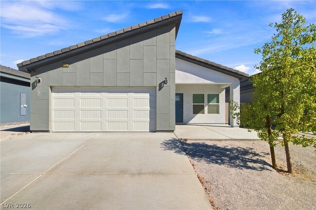 Building Photo - 4060 E Welter Ave