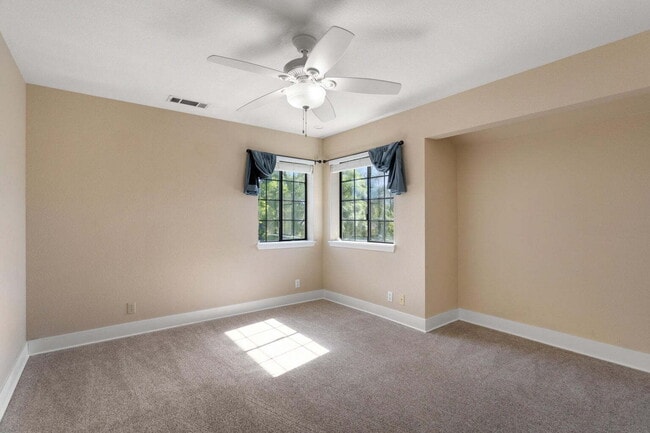 Gorgeous Executive Level Home 4 beds 3 baths close to hospitals and courthouse