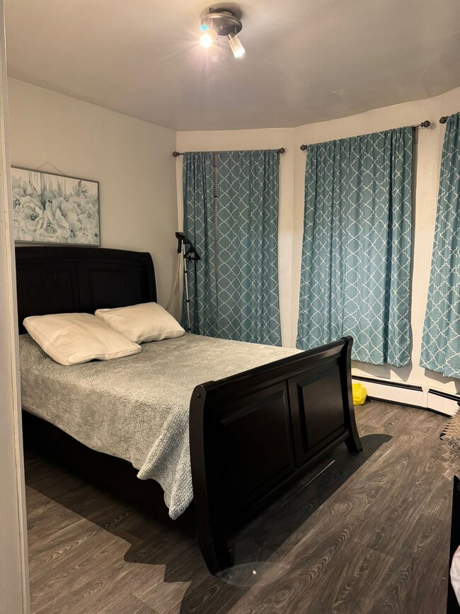 Building Photo - 31 Harrison Pl