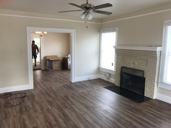 Photo - Tampa Heights Bungalow walk to Armature Works