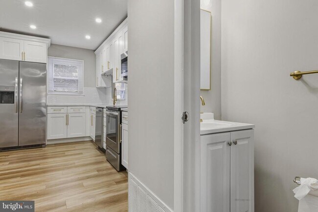 Photo - 18 Madison St