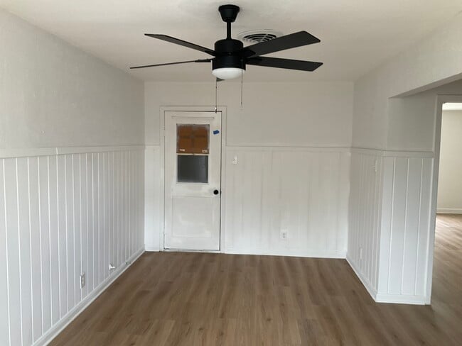 Photo - 326 E 1st St