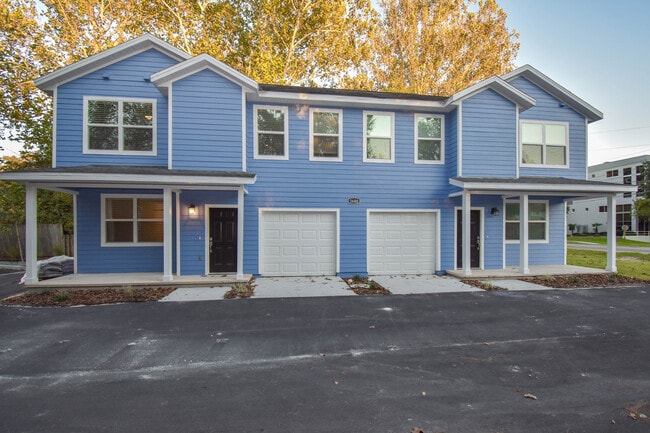 Building Photo - 2600 SW 35th Pl Rental