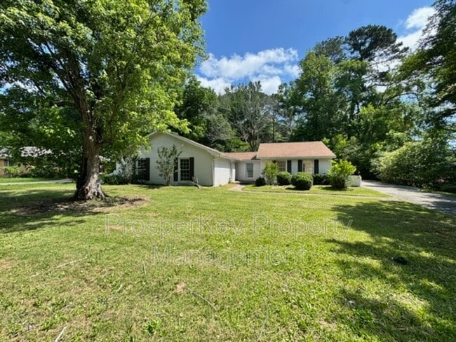 Building Photo - 4814 Fairview Dr
