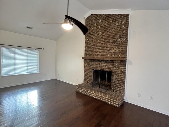 Photo - 6005 Tall Tree Ln