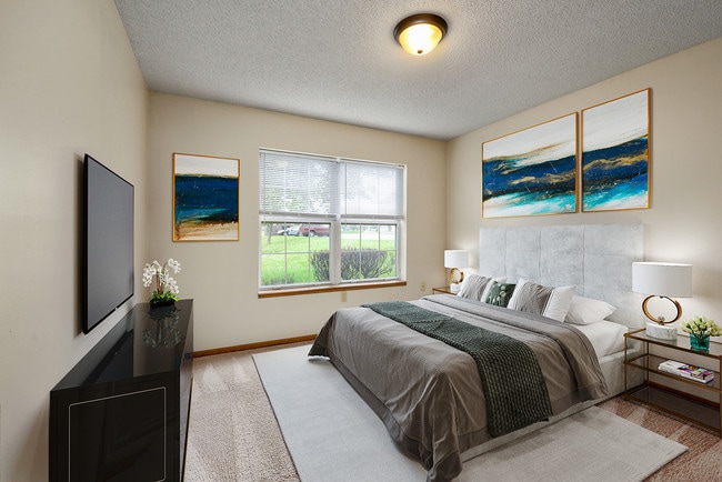 Photo - Shawnee Lake Apartments