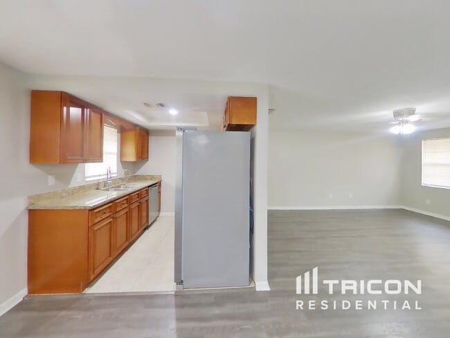 Photo - 1203 Seffner Valrico Rd