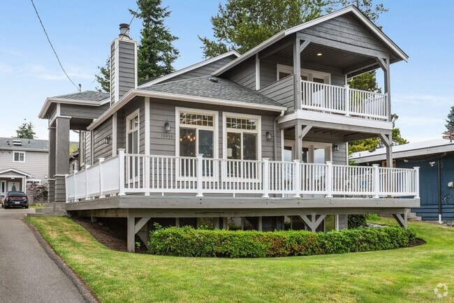 Building Photo - View Home in Quiet Neighborhood