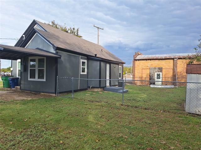 Photo - 506 E Main St