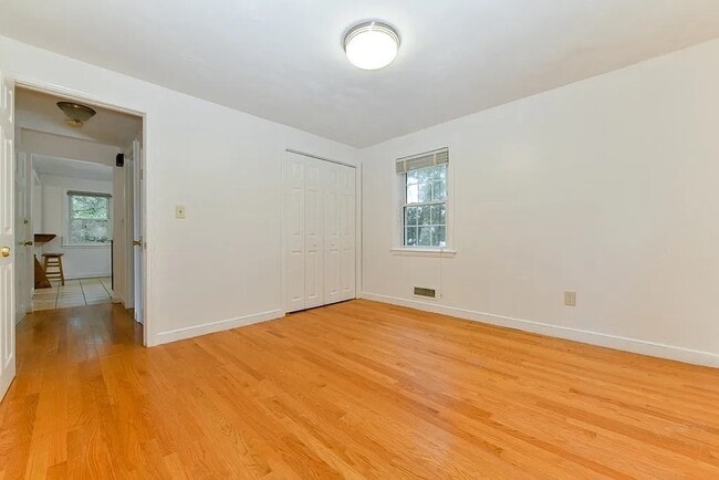 Photo - 14 Grassmere Rd Unit 1