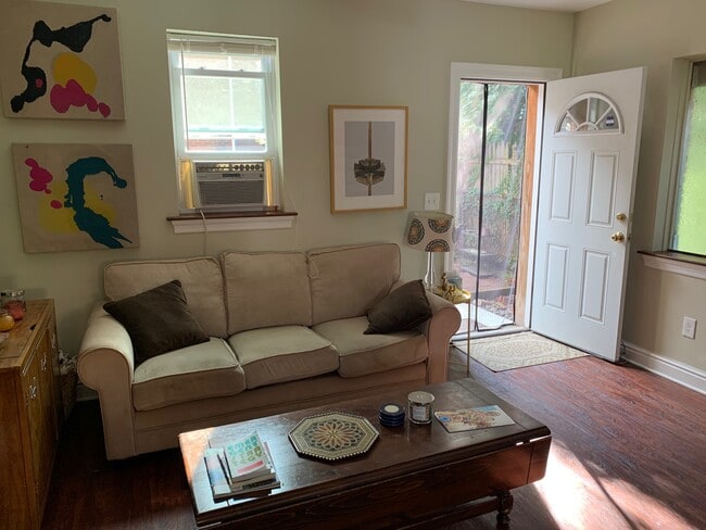 Photo - 5118 Dresden Way