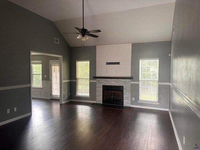 Photo - 208 Wray St