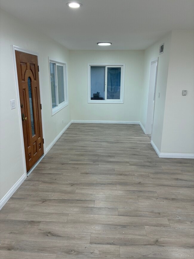 Photo - 12300 Manor Dr Unit A