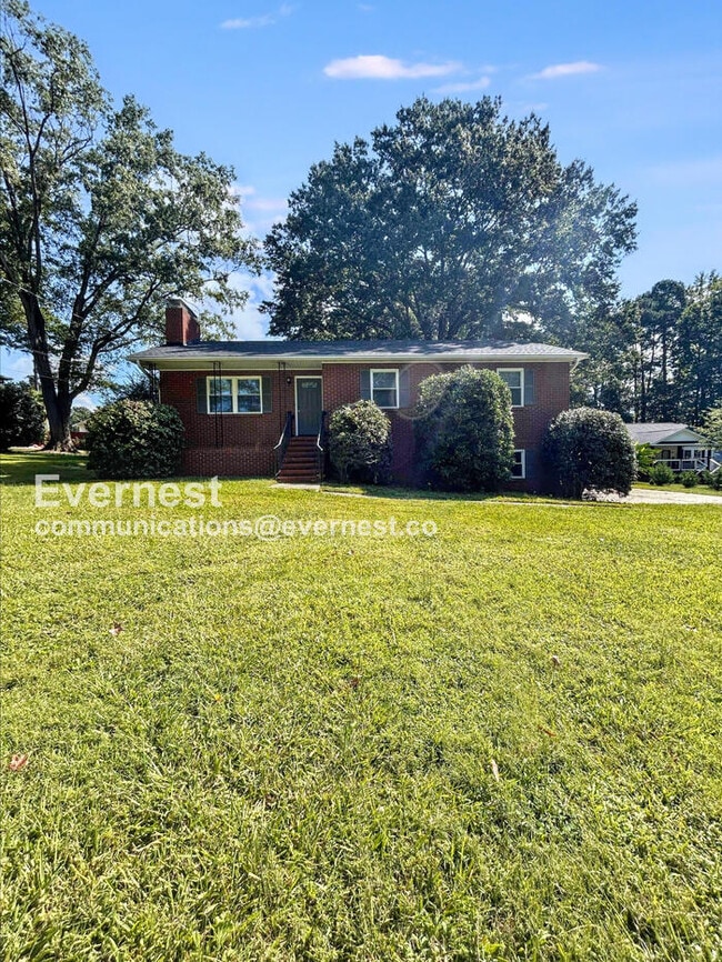 Building Photo - 6728 Kemp St