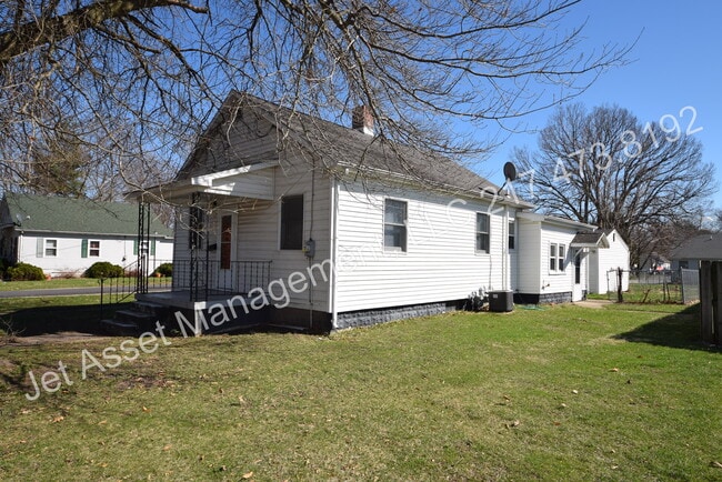 Building Photo - 2 bedroom HOUSE For RENT
