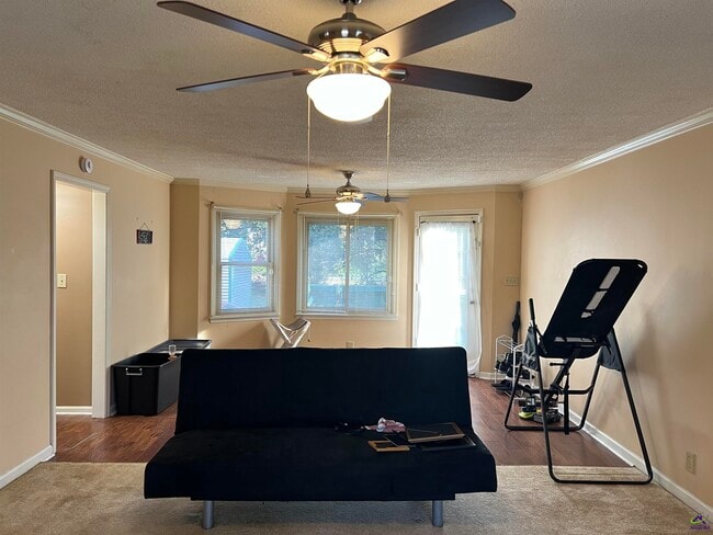 Photo - 850 Parkview Ct