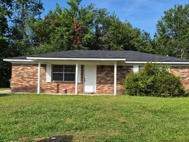 Building Photo - 145 Deerwood Ct