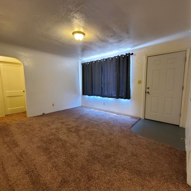 2005 SE 5th Ave