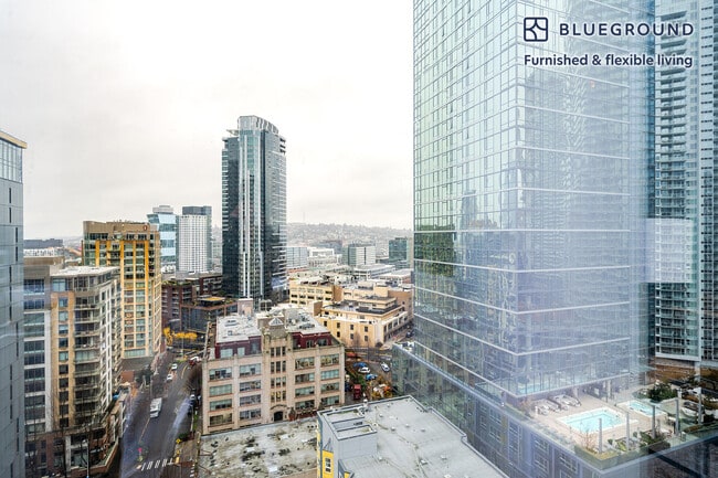 Photo - 2010 Terry Ave Unidad FL16-ID982