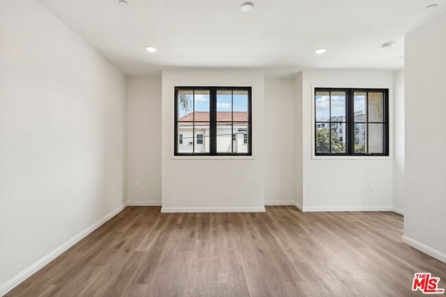 Photo - 951 S Wilton Pl Unit 201