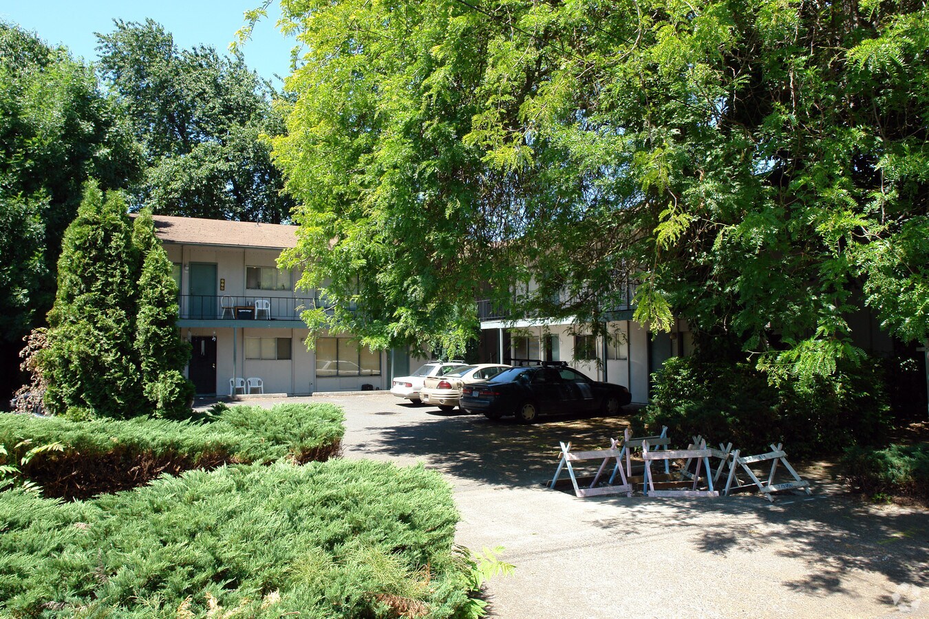 Photo - 27th Avenue Terrace