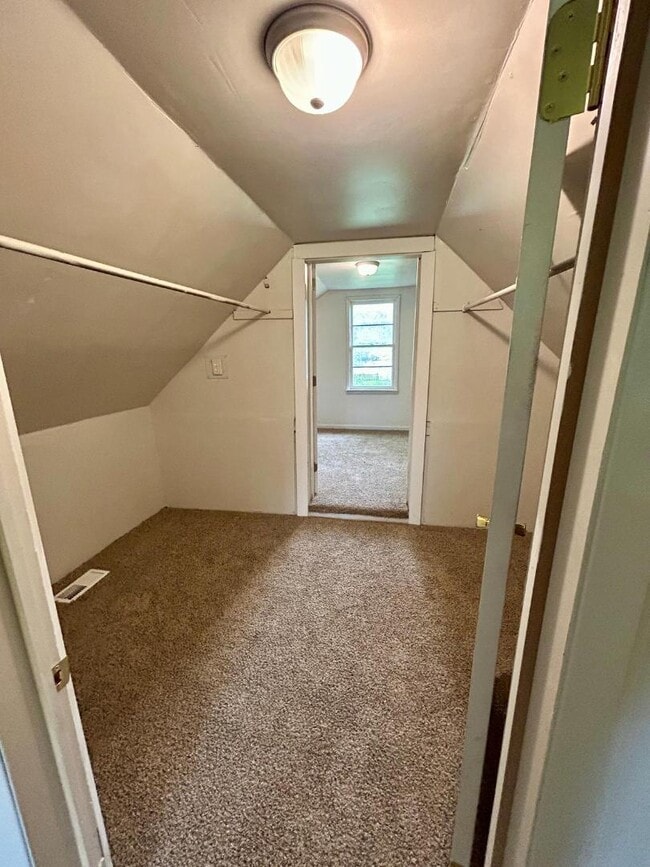 525-525 1/2 Mill St - 525 1/2