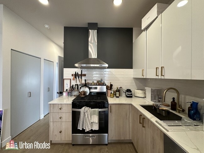 Photo - 841 N Mozart St Unit A02W