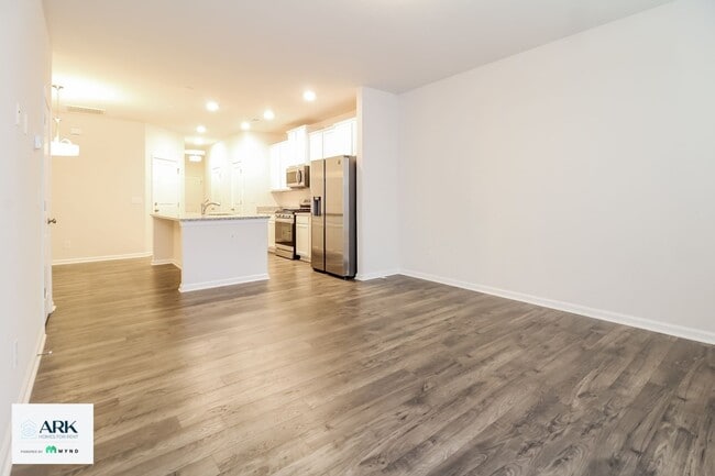 Photo - 10 Oak Rose Dr