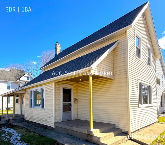 Building Photo - 564 Fremont Ave NW