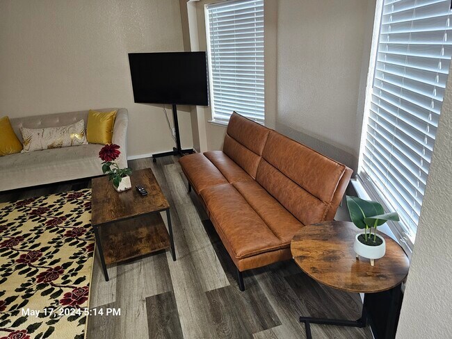 Photo - 923 E Marine View Dr