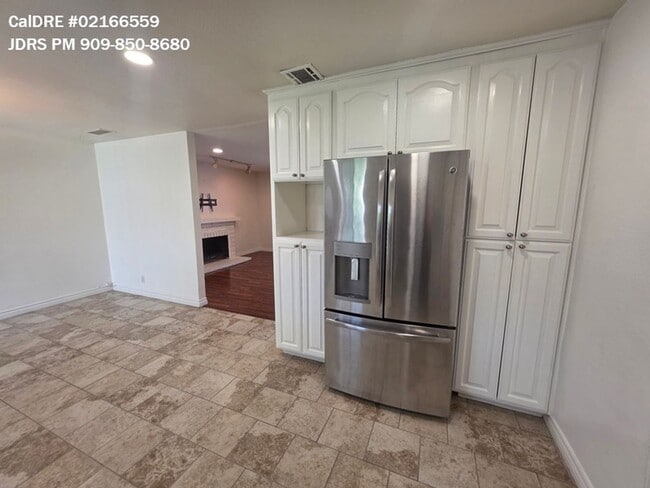 Photo - Ontario 3 Bedroom Home